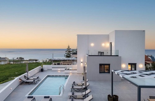 Sfakaki Villa | 320 m² Villa ∙ 10 bedrooms ∙ 22 guests