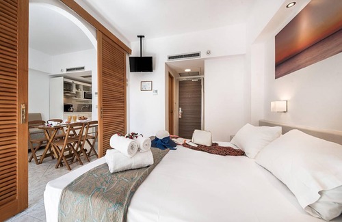 Rhodes Hotel | 33 m² Hotel ∙ 127 guests
