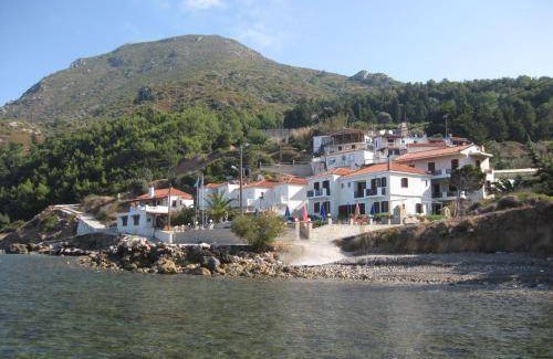 Karlovassi Apartment | 35 m² Serviced apartment ∙ 4 guests