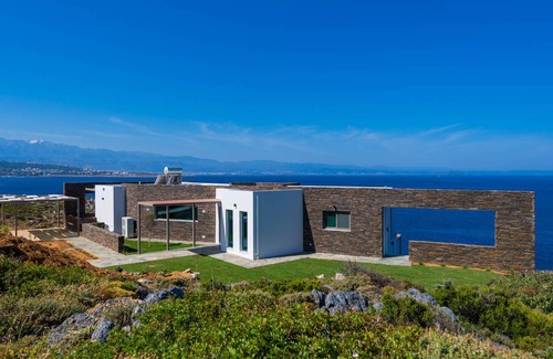Stavros Villa | 350 m² Villa ∙ 4 bedrooms ∙ 10 guests