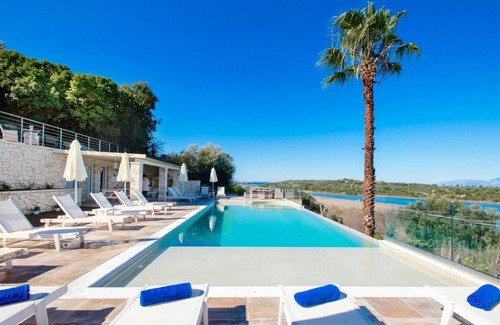 Agios Spyridon Corfu Villa | 350 m² Villa ∙ 8 bedrooms ∙ 18 guests