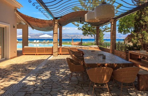 Apraos Villa | 357 m² Villa ∙ 8 bedrooms ∙ 18 guests