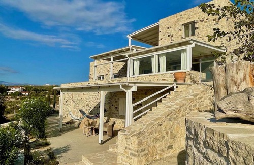Pitsidia House | 370 m² House ∙ 4 bedrooms ∙ 8 guests