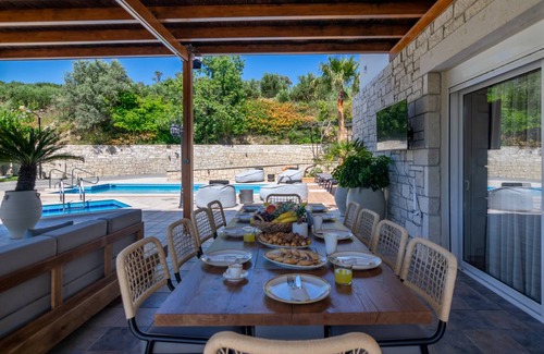 Kirianna Villa | 380 m² Villa ∙ 6 bedrooms ∙ 12 guests