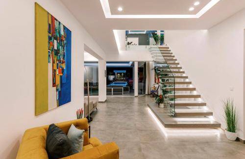 Pefkos Villa | 380 m² Villa ∙ 6 bedrooms ∙ 12 guests