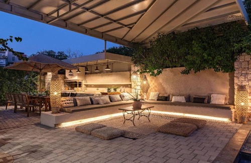 Petaloudes House | 400 m² House ∙ 5 bedrooms ∙ 14 guests
