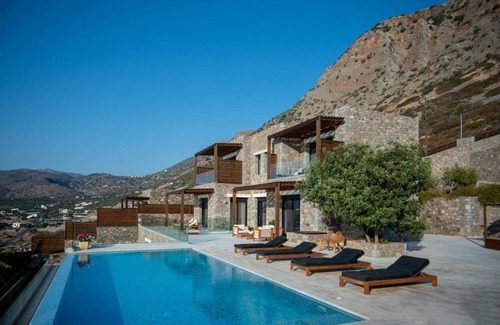 Kounelion House | 415 m² Farmhouse ∙ 6 bedrooms ∙ 14 guests