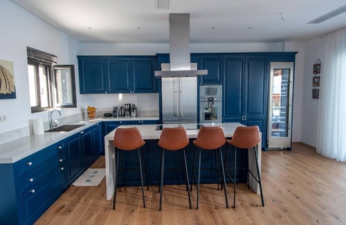 Kounelion House | 420 m² House ∙ 6 bedrooms ∙ 12 guests