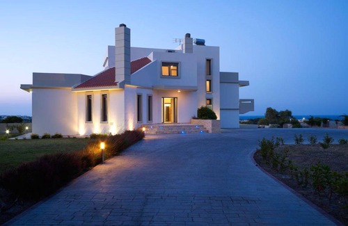 Kallithea House | 450 m² House ∙ 6 bedrooms ∙ 12 guests