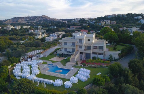 Kallithea House | 450 m² House ∙ 6 bedrooms ∙ 12 guests