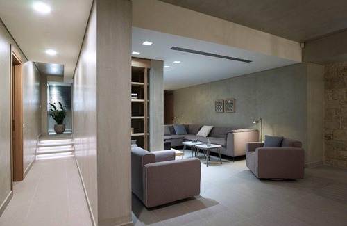 Korfalonas House | 450 m² House ∙ 6 bedrooms ∙ 12 guests