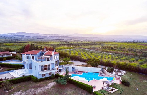 Velo-Vocha House | 450 m² House ∙ 9 bedrooms ∙ 20 guests