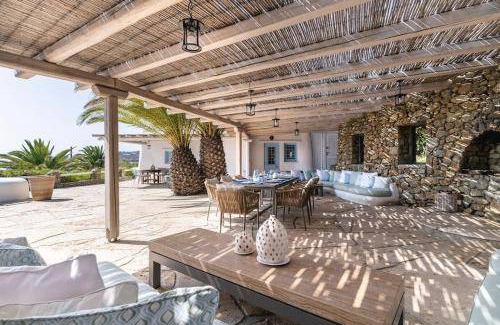 Platis Gialos Villa | 455 m² Villa ∙ 10 bedrooms ∙ 20 guests