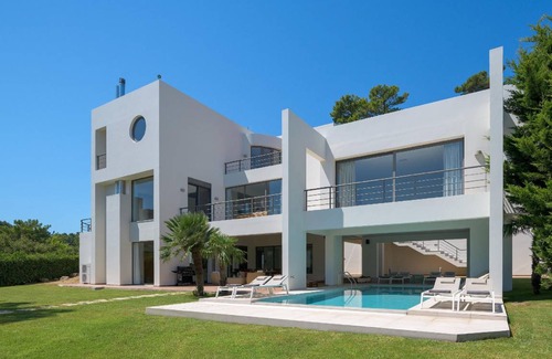 Ixia House | 460 m² House ∙ 4 bedrooms ∙ 10 guests