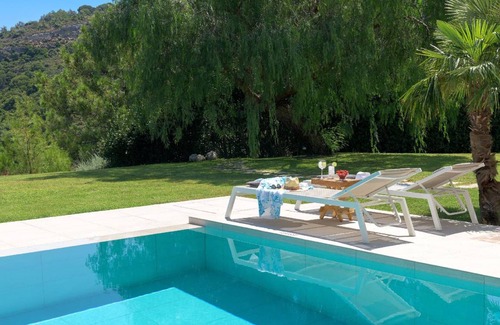 Ixia House | 460 m² House ∙ 4 bedrooms ∙ 10 guests