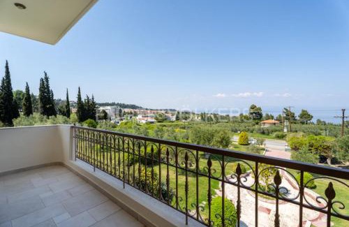 Kriopigi Villa | 4BR Sea View Villa in Halkidiki
