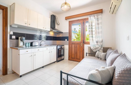Soroni House | 50 m² House ∙ 1 bedroom ∙ 3 guests