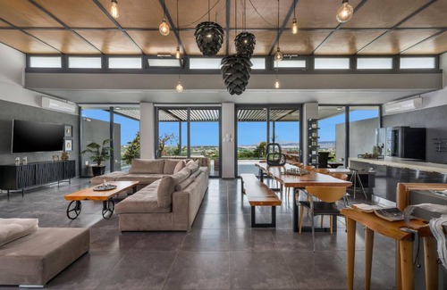 Agia House | 500 m² House ∙ 9 bedrooms ∙ 18 guests