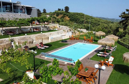 Agia Villa | 500 m² Villa ∙ 9 bedrooms ∙ 14 guests