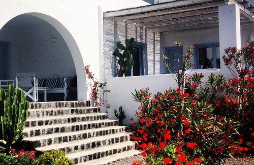 Kamari Apartment | 60 m² Apartment ∙ 2 bedrooms ∙ 127 guests