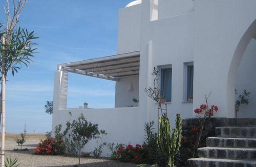 Kamari Apartment | 60 m² Apartment ∙ 2 bedrooms ∙ 127 guests