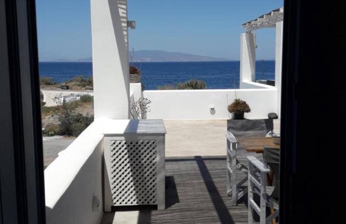 Kamari Apartment | 60 m² Apartment ∙ 2 bedrooms ∙ 127 guests