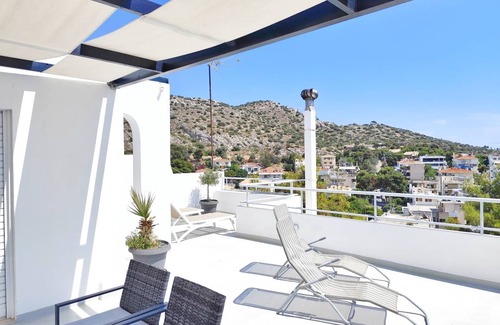 Vouliagmeni Apartment | 60 m² Apartment ∙ 1 bedroom ∙ 3 guests