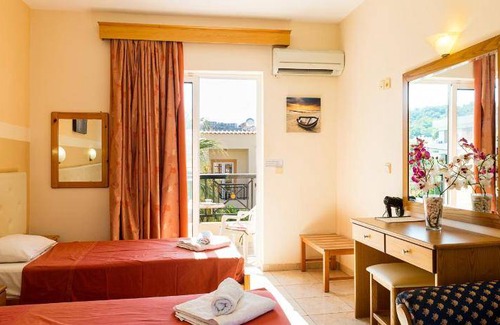 Pefkos Apartment | 60 m² Serviced apartment ∙ 2 bedrooms ∙ 127 guests