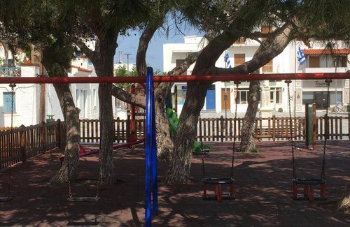 Ormos Korthiou Apartment | 62 m² Apartment ∙ 2 bedrooms ∙ 5 guests
