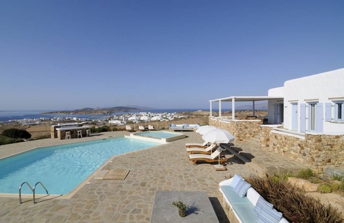 Koufonisia Villa | 620 m² Villa ∙ 8 bedrooms ∙ 19 guests