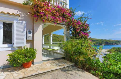 Agios Stefanos Apartment | 65 m² Apartment ∙ 2 bedrooms ∙ 5 guests