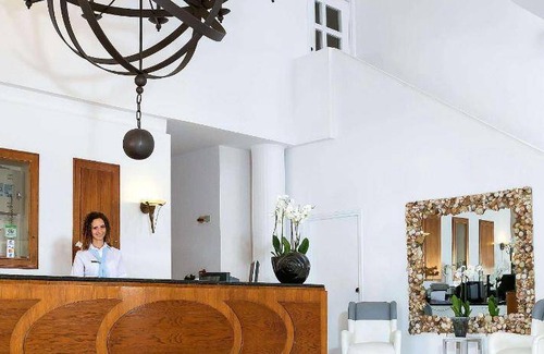 Platanes Hotel | 65 m² Hotel ∙ 2 bedrooms ∙ 127 guests