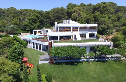 Halepa House | 650 m² House ∙ 5 bedrooms ∙ 10 guests