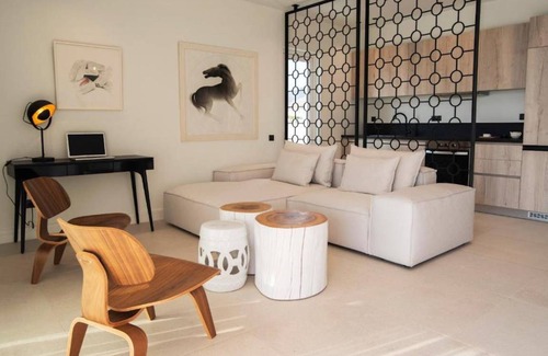 Glyfada Apartment | 70 m² Apartment ∙ 1 bedroom ∙ 2 guests