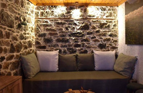 Samothrace House | 75 m² House ∙ 2 bedrooms ∙ 4 guests