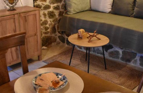 Samothrace House | 75 m² House ∙ 2 bedrooms ∙ 4 guests