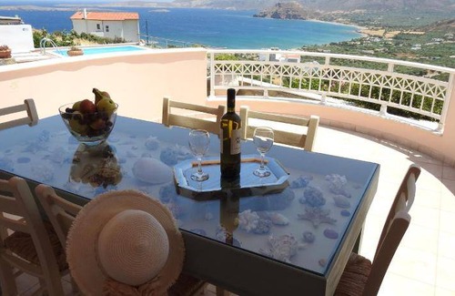 Vigla House | 75 m² House ∙ 2 bedrooms ∙ 5 guests