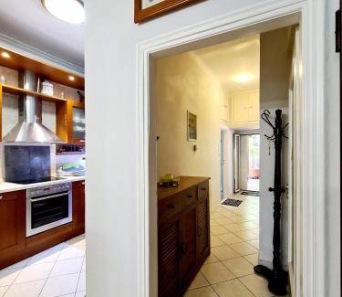 Athens Apartment | 77 m² Apartment ∙ 2 bedrooms ∙ 5 guests