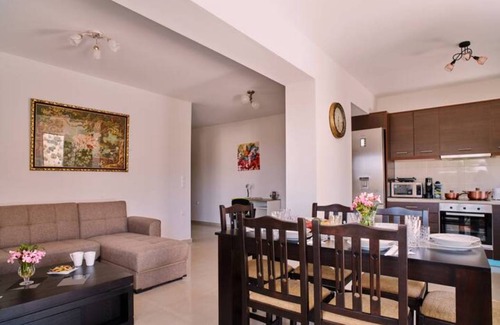 Kavallos House | 80 m² House ∙ 2 bedrooms ∙ 8 guests