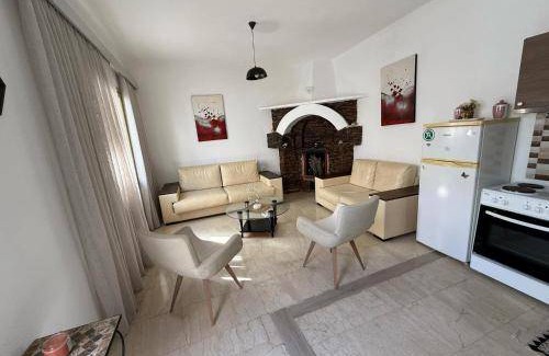 Monopari House | 80 m² House ∙ 2 bedrooms ∙ 5 guests