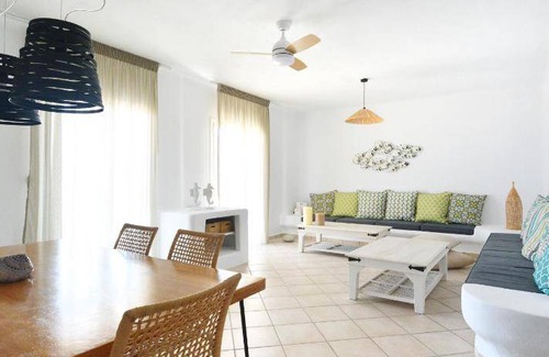 Panormos Apartment | 80 m² Serviced apartment ∙ 2 bedrooms ∙ 4 guests