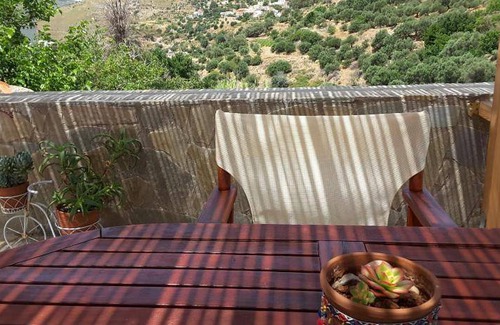 Livadia Apartment | 85 m² Apartment ∙ 2 bedrooms ∙ 4 guests