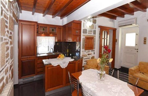 Ano Siros House | 90 m² House ∙ 2 bedrooms ∙ 7 guests