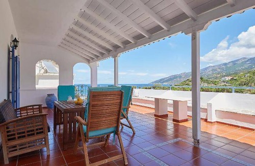 Evdilos Apartment | 90 m² Serviced apartment ∙ 2 bedrooms ∙ 10 guests