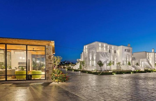 Glastros Hotel | 95 m² Hotel ∙ 3 bedrooms ∙ 127 guests