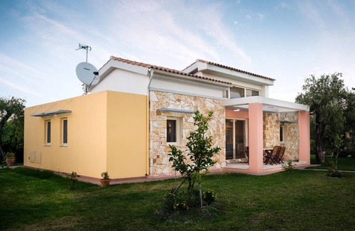 Messonghi House | 95 m² House ∙ 2 bedrooms ∙ 5 guests