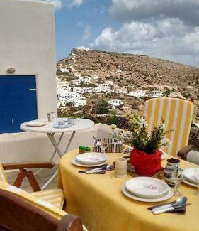 Sikinos House | 95 m² House ∙ 2 bedrooms ∙ 10 guests
