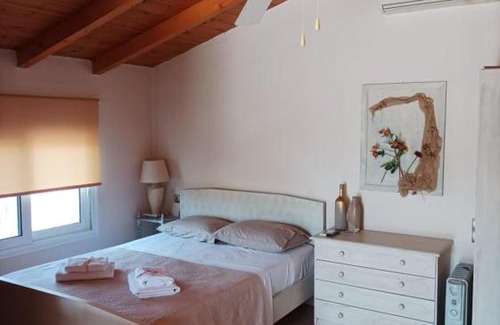 Volos City Centre Apartment | A Sweet English Home, Studio with big balcony