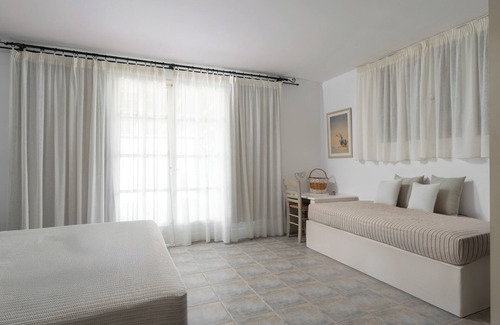 Nea Cryssi Akti Hotel | Acres Sunset Residence