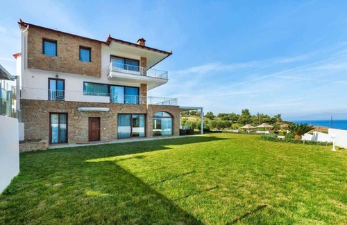 Kassandra Apartment | Aeolos Grand Suite w/Pool, Sea & Garden Views